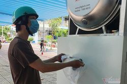 ATM gạo 'tái xuất' hỗ trợ người dân trong khu cách ly ở TP.HCM