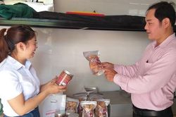 Thành công với món 'Cơm cháy cá bống sông Trà'
