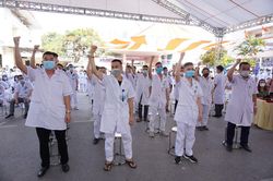 Quảng Ninh, Phú Thọ cử bác sĩ giúp Bắc Giang chống dịch