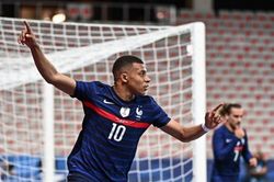 Kylian Mbappe: 'Mỗi khi bước ra sân, tôi đều tự nhủ: Mình là người giỏi nhất''