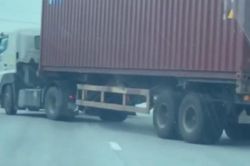 Xử lý tài xế xe container đánh võng bất chấp hiệu lệnh của cảnh sát