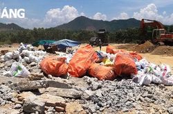 Khu đất trống thành 'bãi rác' xà bần