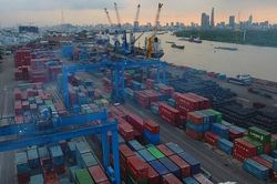 Kiến nghị xem xét lại mức thu phí cơ sở hạ tầng cảng biển