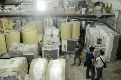 Thành phố Hồ Chí Minh: Một cảnh sát chống buôn lậu bị bắt