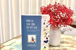 Ông, bà viết sách tặng các cháu