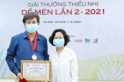 Tiểu thuyết 'Đi trốn' giành giải 'Khát vọng Dế Mèn': Bình Ca lại múa 'cây đũa thần'