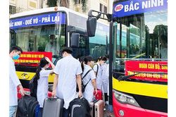 Tiến vào tâm dịch