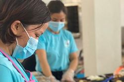 Xúc động tấm lòng các mẹ, các chị trong những ngày chống dịch ở Bắc Ninh