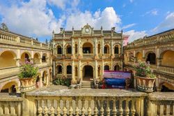 Khám phá vẻ đẹp biệt thự lớn nhất thị trấn Bắc Hà của vua Mèo