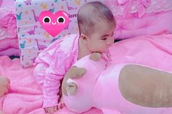 'Công chúa nhỏ' nhà Mạc Văn Khoa chính thức ngủ riêng, được bố mẹ sắm hẳn chiếc giường màu hồng xịn xò