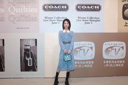 Dương Tử xuất hiện nhạt nhòa với trang phục denim tại show thời trang