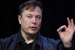 Đang yên đang lành, Elon Musk lại đăng tweet khiến Bitcoin sụt dốc