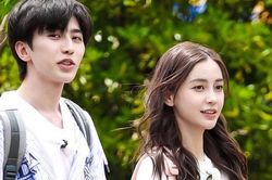 Sau nghi vấn ngoại tình, Angelababy bất ngờ có động thái tiết lộ về cuộc hôn nhân với Huỳnh Hiểu Minh