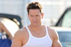 Những điều ít biết về tài tử 'Transformers' Mark Wahlberg