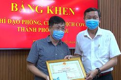 Khen thưởng đột xuất đơn vị tích cực phòng, chống dịch Covid-19