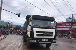 Va chạm xe tải, nữ sinh lớp 12 tử vong
