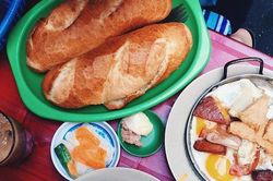 Bánh mì chảo tồn tại hơn 50 năm hấp dẫn bao thế hệ thực khách