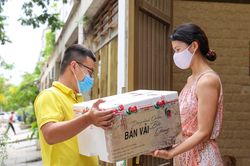 Hành trình đưa vải thiều từ sàn thương mại điện tử đến tay người dùng