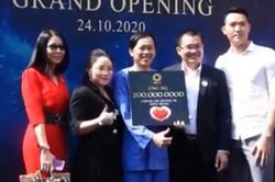 Hoài Linh xin lỗi, cộng đồng mạng vẫn soi ra chi tiết mâu thuẫn