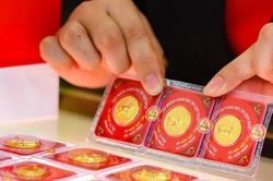 Kết thúc một tuần biến động mạnh, các nhà đầu tư nói gì về xu hướng giá vàng tuần tới?