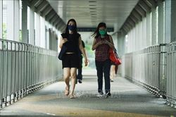 Chung sống lâu dài với virus SARS-CoV-2