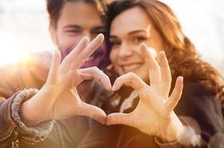Dấu hiệu cho thấy bạn đang có một mối quan hệ lành mạnh
