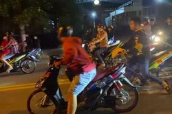 Tạm giữ nhiều 'quái xế' tổ chức đua xe ở quận 7 giữa lúc giãn cách xã hội