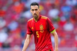 Sergio Busquets dương tính với Covid-19