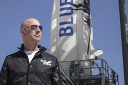 Tỷ phú Jeff Bezos sẽ bay vào vũ trụ trong tháng tới
