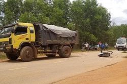 Tin giao thông đến sáng 8/6: Liên tiếp xe máy va chạm xe ben, 2 người tử vong