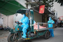 'Chảo lửa' COVID-19 tại Bắc Giang: Cuộc chiến không đơn độc