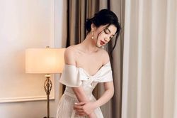 Cẩm Đan khoe bờ vai ngọc ngà, thần thái kiêu sa say lòng fan hâm mộ