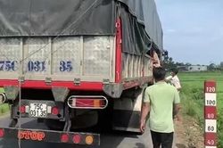 Xe tải chở 8 người trong thùng để tránh khai báo y tế