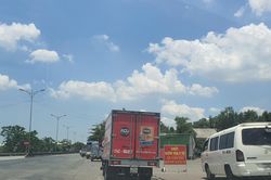 8 người trốn trong thùng xe tải để tránh khai báo y tế