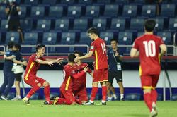 Thắng đậm Indonesia 4-0, tuyển Việt Nam vững ngôi đầu