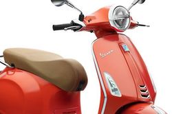 Xe Vespa lôi cuốn với bộ sưu tập màu mới