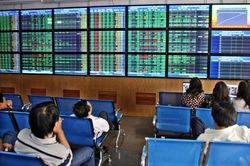 Cầu dâng cao, VN-Index tăng hơn 13 điểm