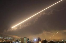 Syria tuyên bố bắn rụng tên lửa của Israel trên bầu trời thủ đô Damascus