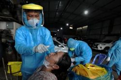Đến viện khám, 3 bệnh nhân được phát hiện có virus SARS- CoV-2 trong người
