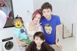 Trương Bá Chi tiết lộ con trai quyến rũ giống hệt tài tử này