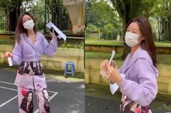 Khánh Vân 'chơi' nguyên cây đồ ngủ in hình bản thân khi đi cách ly, cực 'lầy lội'