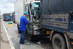 Tai nạn liên hoàn ở TP.HCM, quốc lộ 1 ùn tắc 3 km
