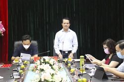 Chủ nhiệm Ủy ban Kiểm tra Thành ủy Hà Nội Hoàng Trọng Quyết kiểm tra công tác chuẩn bị thi vào lớp 10 tại Gia Lâm