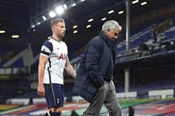 Mourinho: 'Tôi đã giành được 25 danh hiệu rưỡi'