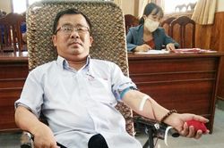 Cả gia đình hiến máu cứu người