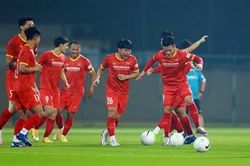 23 giờ 45 phút, ngày 11-6, Việt Nam - Malaysia: Đội bạn chơi tất tay