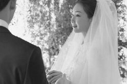'Nữ hoàng nước mắt' Choi Ji Woo bị chồng trẻ 'cắm sừng'?