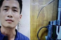 Thiếu tiền xài, lên mạng mua súng bật lửa đi cướp