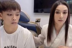 Phi Nhung khẳng định không cầm cát xê của Hồ Văn Cường mà đưa cho quản lý giữ, dân mạng thắc mắc tại sao không đưa cho bố mẹ ruột