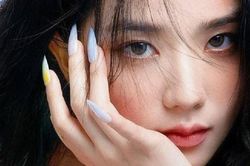 Netizen đang tò mò cực hạn về thân thế chị cả BLACKPINK: Rút cục cha của Jisoo là ai?